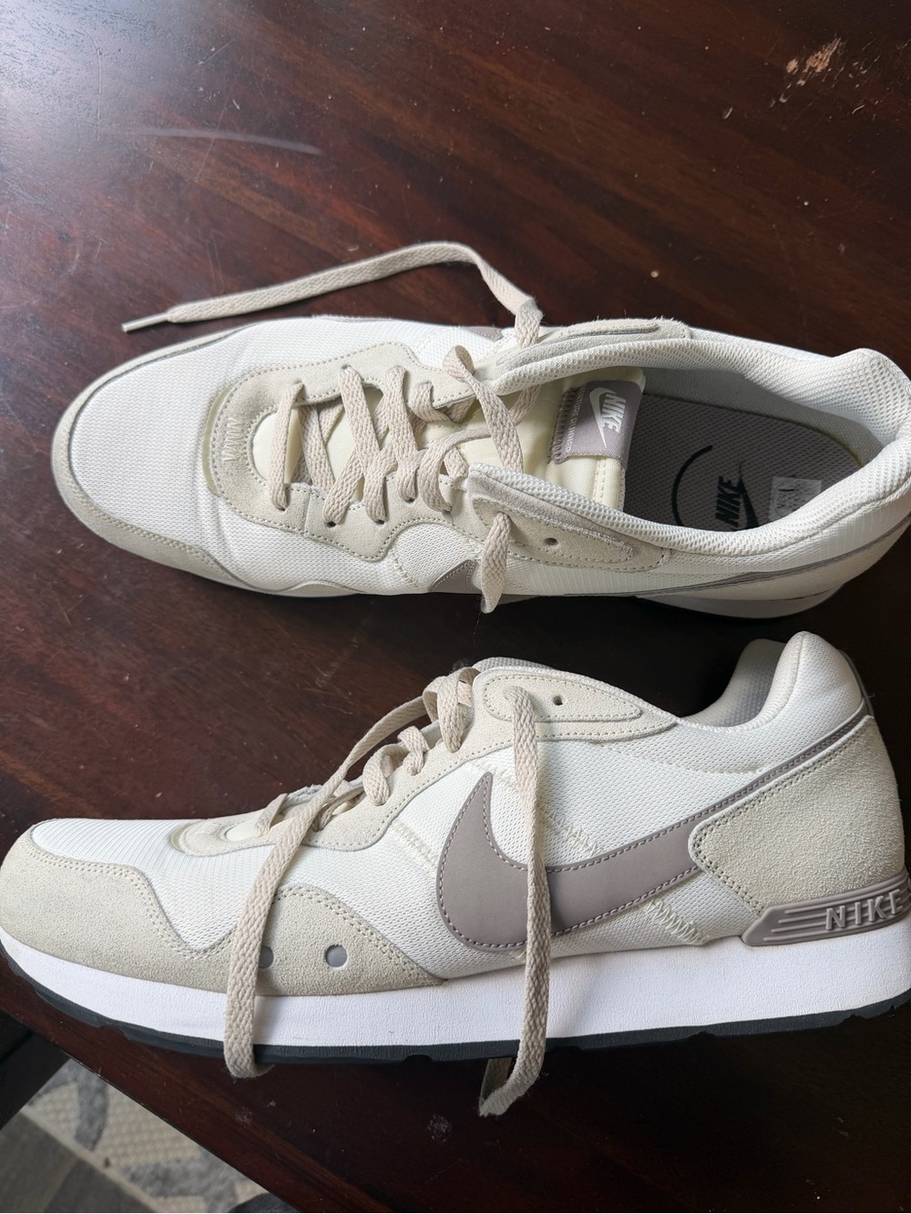 Nike Men’s Cream and Light Gray Low-Top Sneakers
